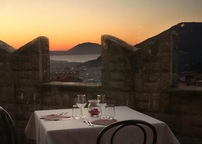 Hotel Castello Di Giuliano